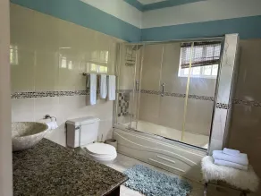 Vue sur l'océan isolée de la Maison Blanche - Image 3