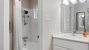 Chic and Cozy Loft near Q2 Stadium & North ATX - Image 3
