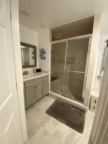 Lovely Basement with 2 Bedrooms and Kitchen - Image 3