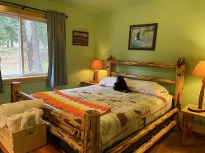 Détendez-vous et détendez-vous dans une cabine familiale sur la rivière Clark Fork - Image 4