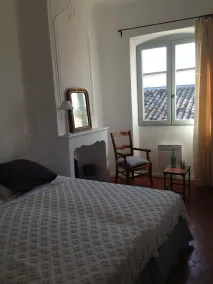 Appartement de deux chambres de charme au cœur de Lourmarin. Très bien situé - Image 3