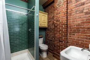 Duplex,Central KC, Sleeps12, King Beds, Hwy Access - Image 2
