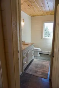 Spacious house with pebble beach. Direct access to Snowmobile and ATV trails! - Image 3