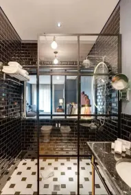 Portie Deluxe Suites by DA'HOME - Image 3