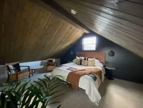 Curated abode w/ close proximity to National Parks - Image 5