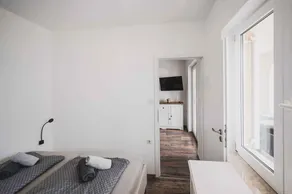 Ferienwohnung Mit Meerblick und Klimaanlage und 100 Meter entfernt zum Strand - Image 2