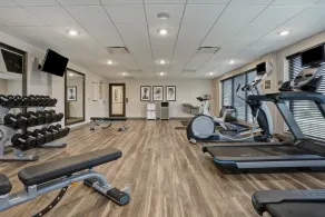 Accessible Queen Studio w/ Full Kitchen, KS - Image 2