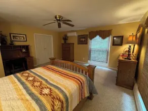 Charming 3-bedroom cabin style house nestled in the woods - Image 5