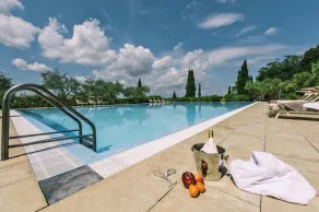 Gorgeous Apatment With Pool - Image 5