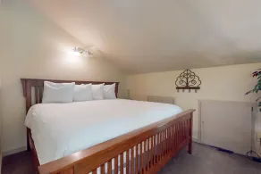 Lakefront loft studio with covered deck, views, pool, hot tub, & tennis courts - Image 4