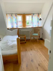 Stråtækt sommerhus, direkte udsigt over Vadehavet med en stor have - Image 5