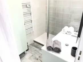 3-Zimmer-Wohnung, stehend, renoviert, Meerblick, Pool, direkt am Strand - Image 3
