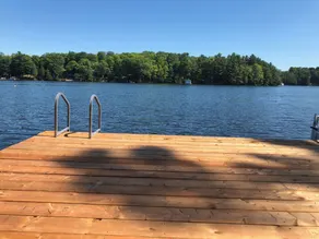 Magnifique chalet neuf sur Buck Lake, à 25 minutes au nord de Kingston ON - Image 4