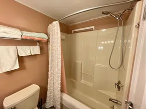  Ogunquit! Lovely Boutique Studio, walkable to everything, in/outdoor Pools! - Image 5