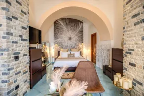 Honeymooners nest in Amalfi coast - Image 4