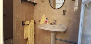 Louise's house - Image 2