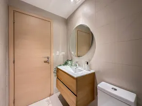 Beautiful and modern new condo on the beach - Image 5
