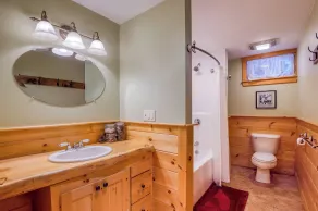 27 Depot - Adorable 2 bedroom, 2 bath cottage close to the village - Image 4