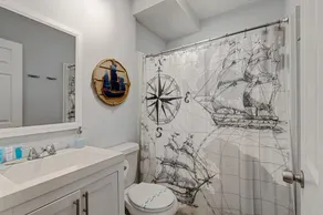 Modern 1BR, 4k Smart TV (55in) walk to LW beach - Image 2