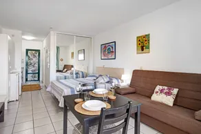 Vacation Apartment 'Al Sole Studios Playa Roca' with Sea View, Shared Pool and Wi-Fi - Image 5
