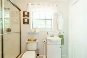 NEW The Moss Oak Tiny House 12 Min to Magnolia - Image 3