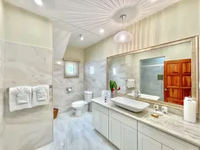 New Luxury Villa! 5 Bedrooms, Fully staffed including Gourmet Chef - Image 3