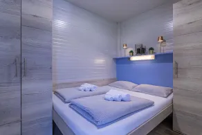 Rooftop Home With Whirlpool & Sauna - Happy Rentals - Image 4