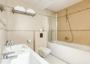 Magnífica villa con terraza, piscina privada y jacuzzi | Vistas al agua - Image 2