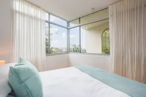 Bronte Beach Coastal Apartment with Ocean View - Image 4