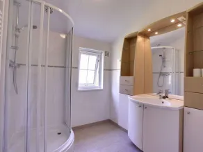 Joli appartement dans une maison de vacances pour 4 personnes avec WIFI, piscine, TV et terrasse - Image 3