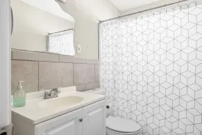 Stylish 3-Bedroom Near ATL Airport & City Center - Image 2