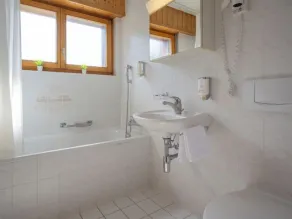 Sources 4110 by Interhome - Image 2