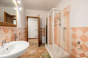 Apartamento 'La Casa Nel Verde' con terraza privada, Wi-Fi y aire acondicionado - Image 4