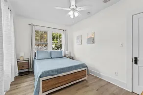 Carriage Manor- Right next to the  Fountain of Youth & Beach.\nPets are welcomed! - Image 5