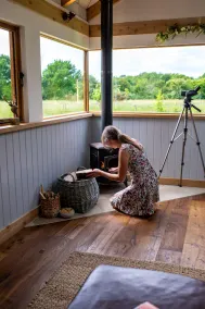Wildlife Cottage nr Bosham, West Sussex with Private Hot Tub - Image 4