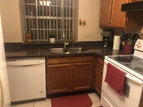 3 bedrooms & 2 full bath close to westgate in Glendale - Image 5