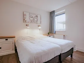 Cosy holiday home with jetty - Image 5