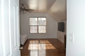 Hartman Casita! Quiet neighborhood.1 king Bed! - Image 2