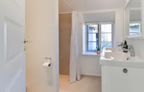 Gorgeous Home In Askø With Kitchen - Image 4