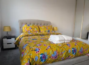 Rugby - Apartment - Sleeps 4 - Parking - Image 4