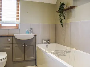 4 bedroom accommodation in Hayton&rsquo;s Bent - Image 4