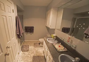 The East Wing @ The Kennedy Manor - Image 4