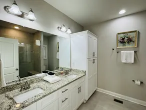 Luxury Medical District Home, EV Charger, Gated #2 - Image 2
