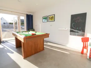 Devon House - Image 2