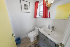 Cape Cod Lakefront Cottage - Image 4
