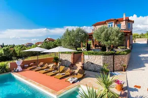 Luxury Villa Antoneta with Swimming Pool - Image 5