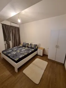 Charming Red Light City Center Apartment - Image 5
