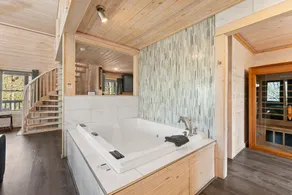 Pinnacle Suite Treehouse Near Helen, Georgia - Image 2