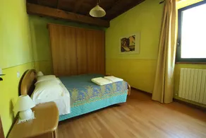 HOUSE WITH LARGE GARDEN AND PRIVATE POOL FOR FAMILIES - Image 5