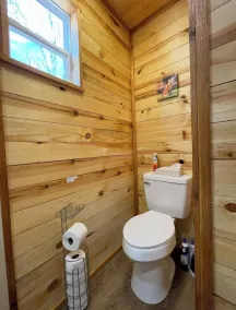 Lakefront Cabin just steps away from the water. \"Fox Cabin\" - Image 3